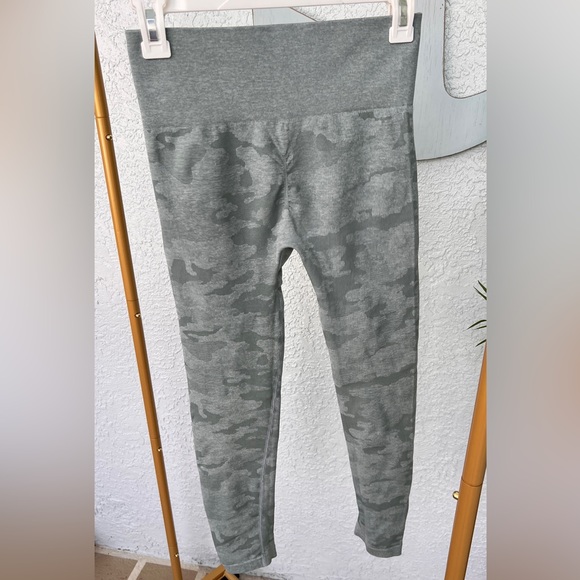 Camouflage Camo Seamless Yoga Fitness Running Leggings for Woman - Picture 5 of 9